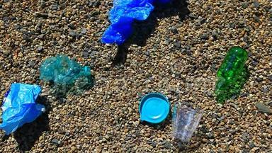 石滩塑料瓶包装垃圾高清镜头